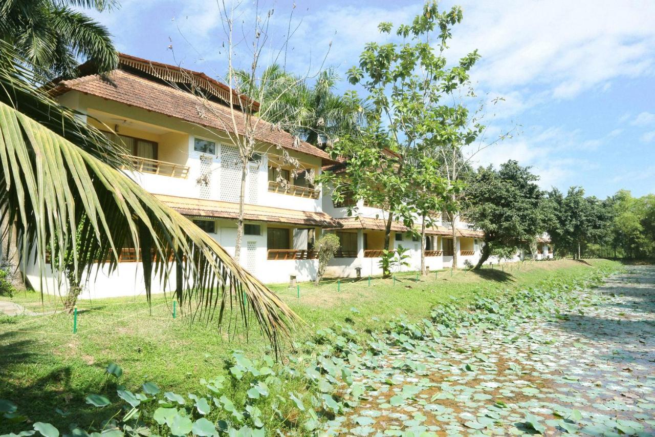 Oyo 26874 Manor Backwater Resort Kumarakom Exterior photo